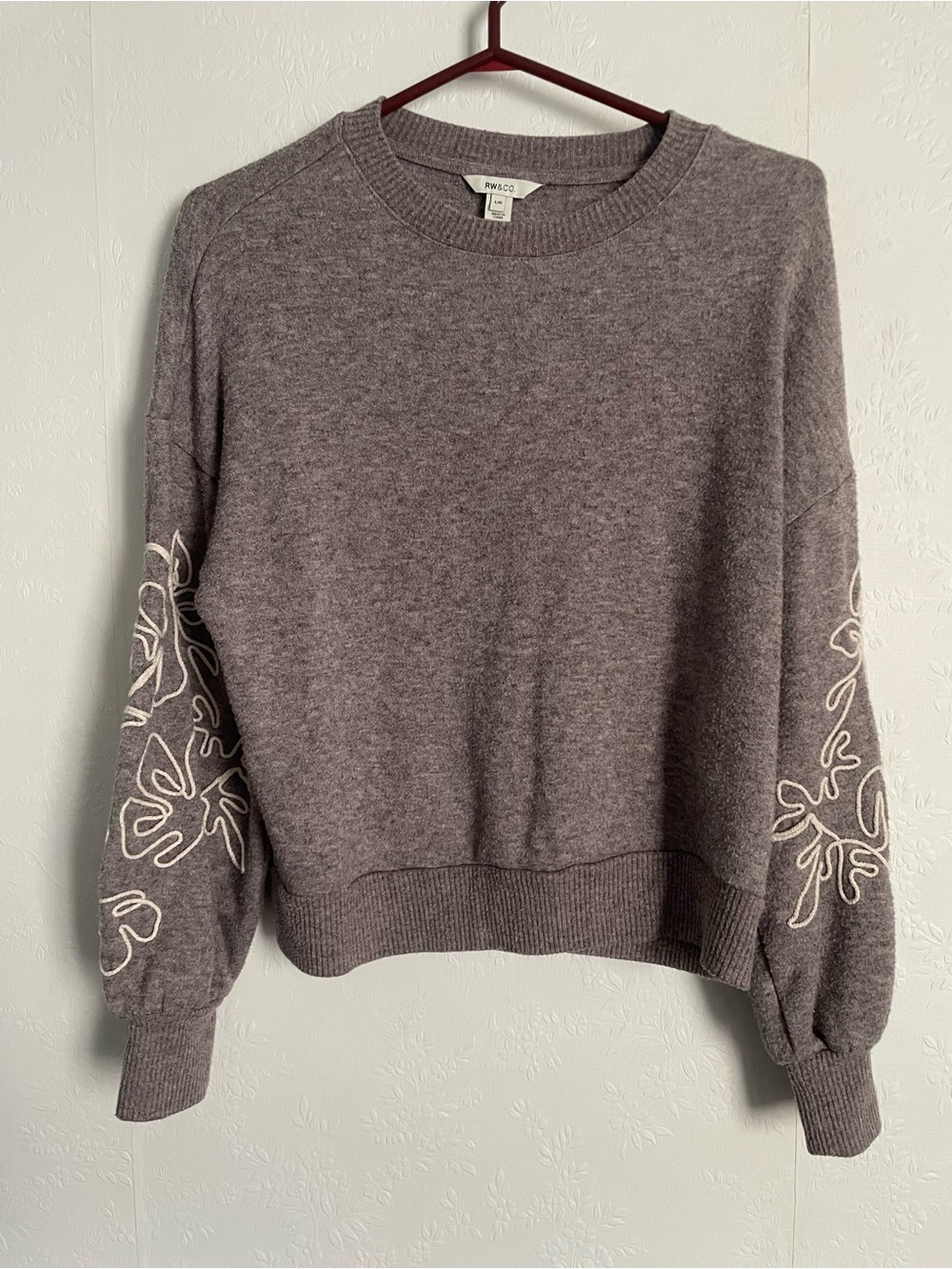 RW&Co Gray Embroidered Sleeve Sweater